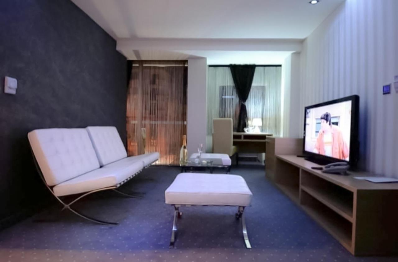 Biser Hotel Derventa Extérieur photo