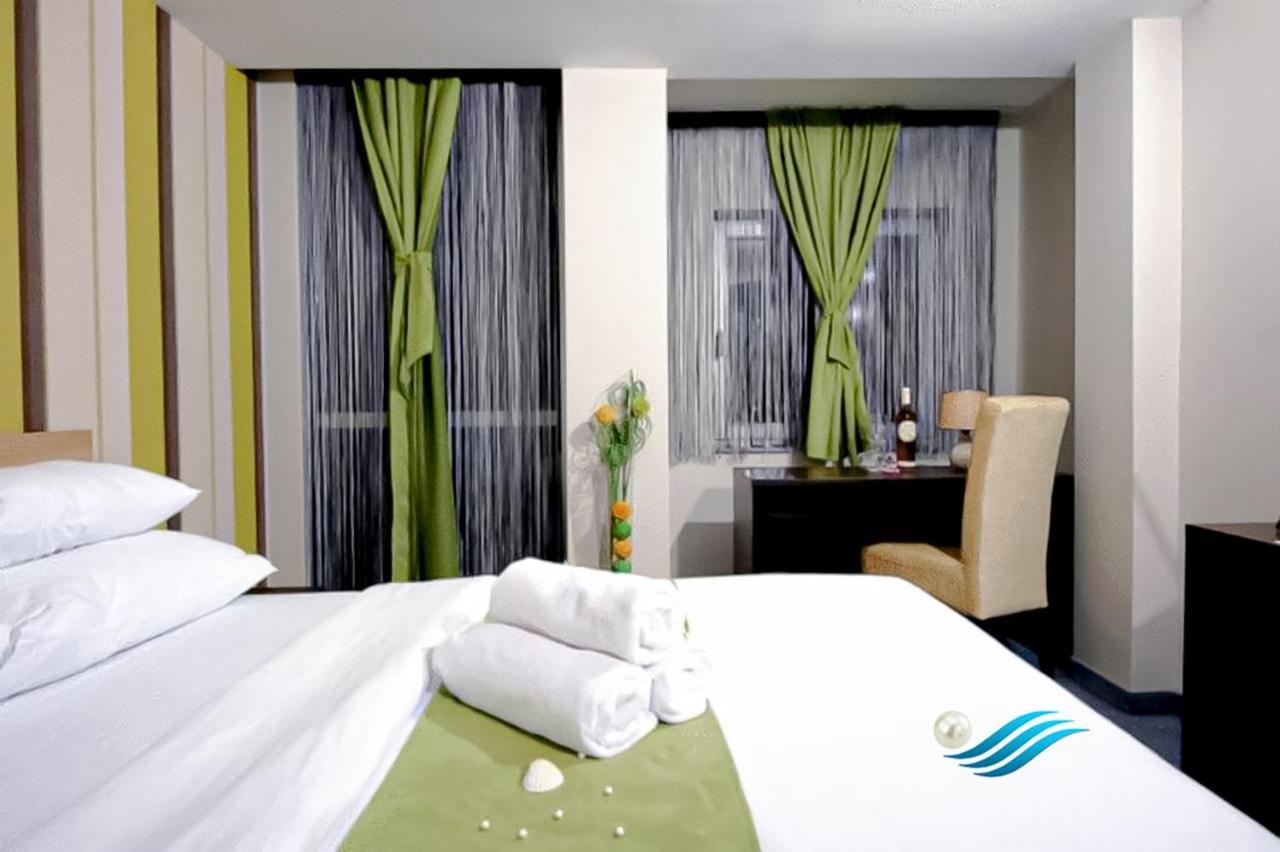Biser Hotel Derventa Extérieur photo